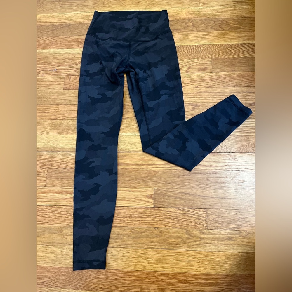 Lululemon leggings size 6